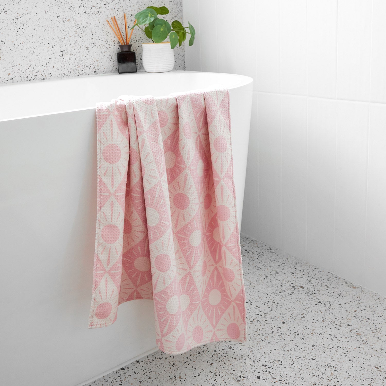 Dock & Bay Quick Dry Bath Towel - Diamond Pink