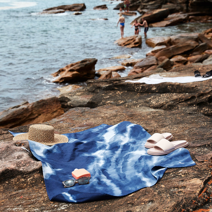 Dock & Bay Medium Quick Dry Beach Towel Whitsunday Blue