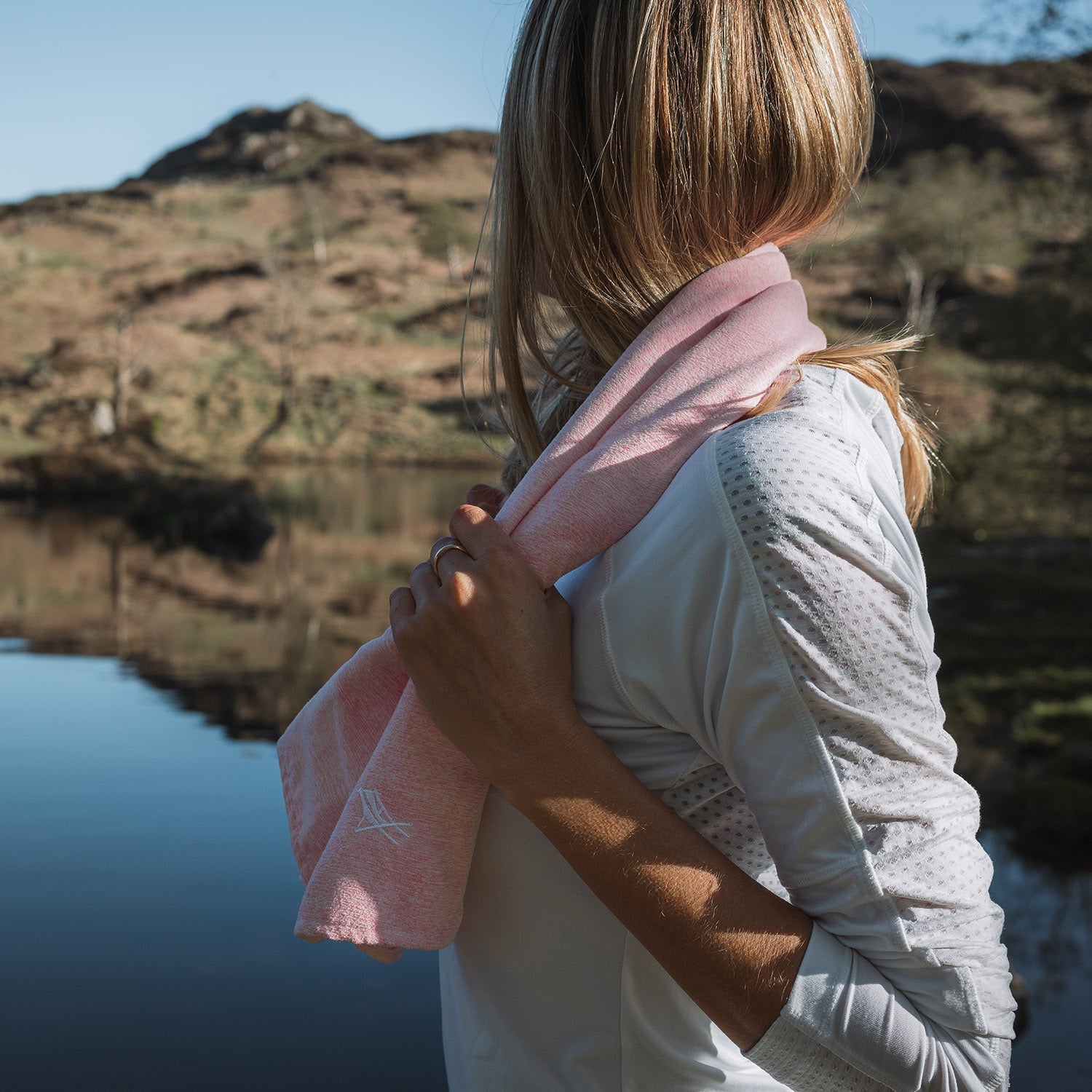 Essential Quick-Dry Gym & Yoga Towel | Pink | Dock & Bay – Dock